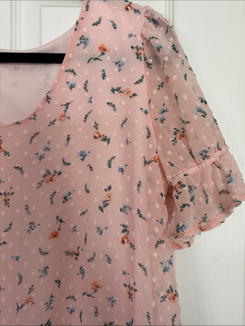 Light Pink Floral Ruffle-Sleeve Blouse - Picture 2 of 4